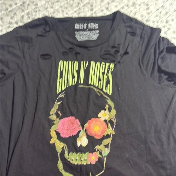 NWT Guns N' Roses Black Distressed T-Shirt - Picture 2 of 6